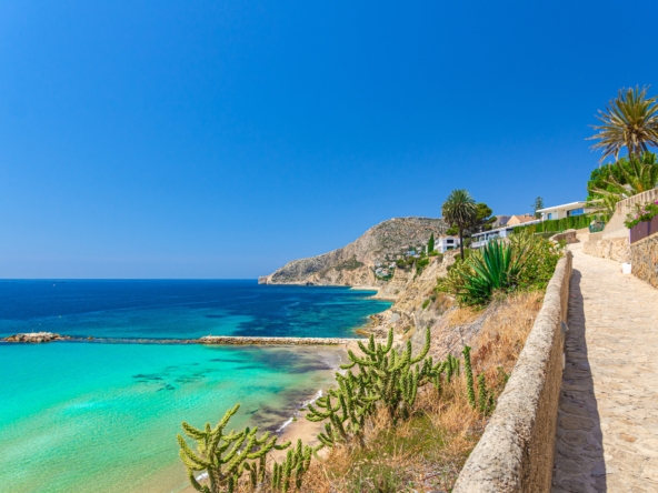 A Safe Haven for Luxury Property Buyers - The Costa Blanca