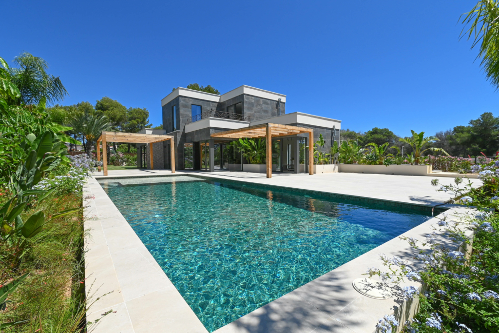 How to Buy Luxury Property on the Costa Blanca - The AgencyRE