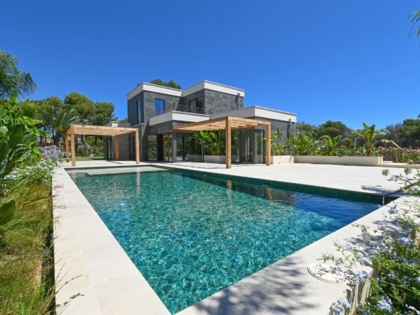 How to Buy Luxury Property on the Costa Blanca - The AgencyRE